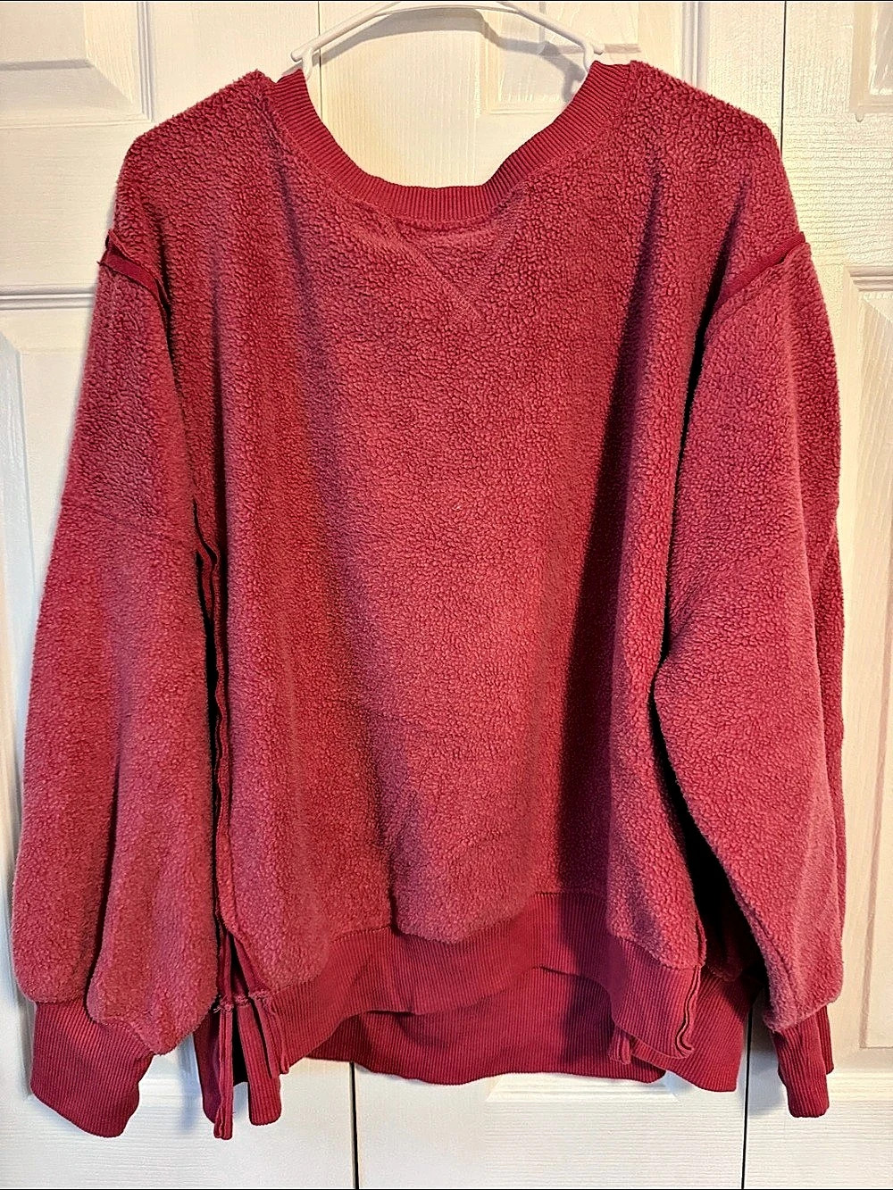 American Eagle Seriously Huggable Fleece Crewneck Red Small